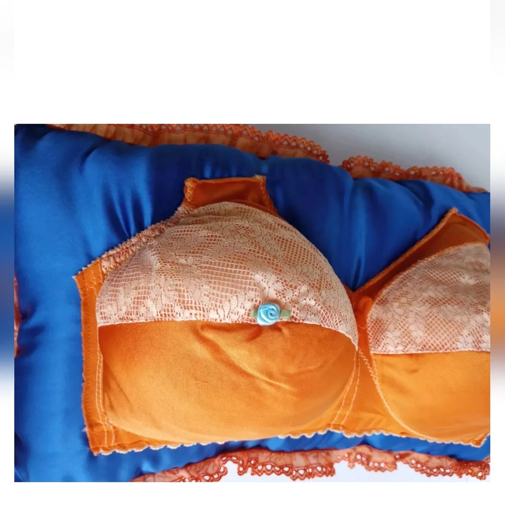 Vtg Satin Handmade Bra/Bust Lace Trim 17